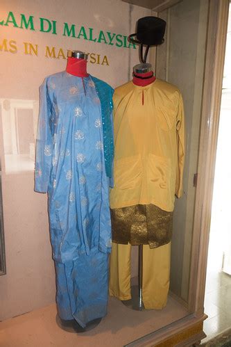 Traditional Malaysian clothing | Islamic Heritage Museum, Ku… | Flickr