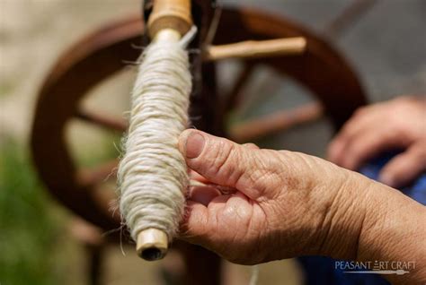 Spinning Chunky Yarn in Maramureș - A Thick Wool Weft