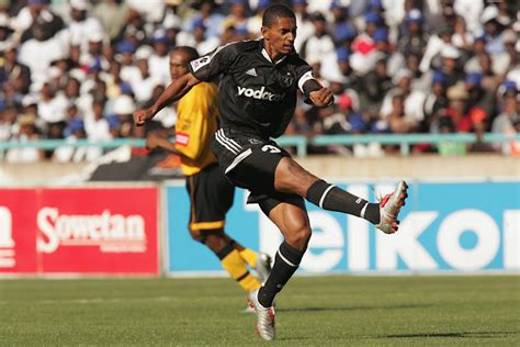 Pirates legend Papi Khomane dies with his mother in car accident