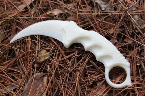 3D Printed Karambit Knife (Cosplay) by ProtonicoPrinting on Etsy. This ...