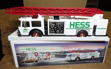 1989 HESS FIRE TRUCK~~WHITE FIRETRUCK>>NEW IN BOX~~CASE FRESH~~TESTED~# ...