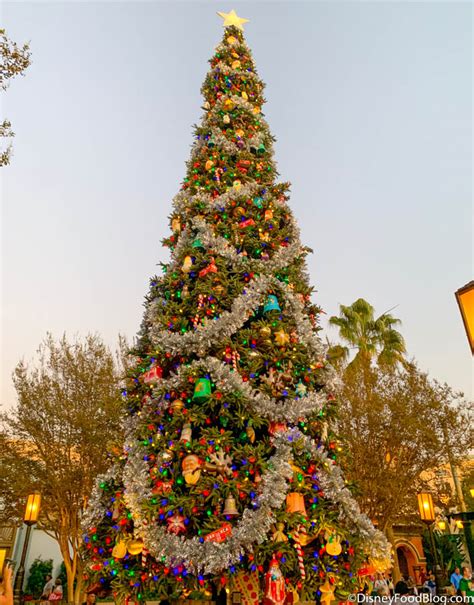 UPDATE: The Christmas Tree is MISSING in Disney California Adventure! - Disney Food/Restaurants ...