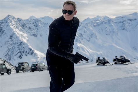 Daniel Craig Goes Skiing In The First Image & Footage From Spectre - Big Gay Picture Show