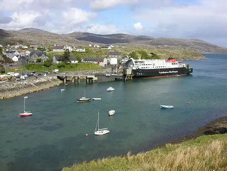 Tarbert Feature Page on Undiscovered Scotland