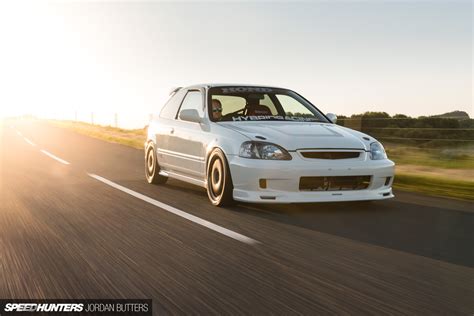 A Screaming Fast-Road EK9 Civic Type R - Carhoots