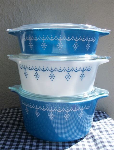 Vintage Pyrex Bowl Set Blue and White Snowflake Pattern | Etsy | Vintage pyrex bowls, Pyrex ...