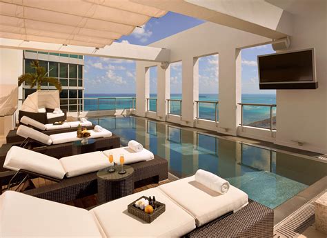 6 of Miami Beach’s Top Hotel Suites | Miami hotels, Luxury hotel bedroom, Luxury hotel