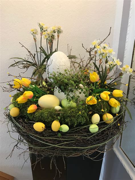 Aranzovani | Ostern blumenarrangements, Ostern blumen, Ostern deko