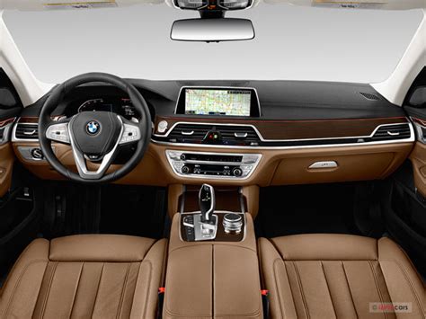 Bmw 7 Series 2021 Interior