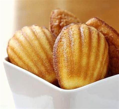 The Best Madeleine cakes Recipe – French Madeleine Cakes — Eatwell101