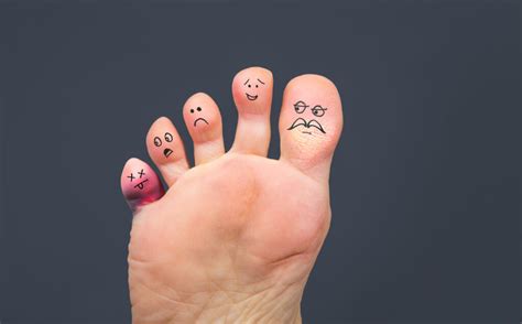 How to Treat a Broken Pinky Toe | Red Mountain Footcare