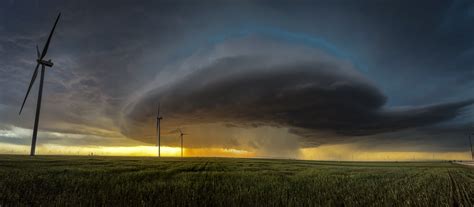 Supercell brings very large hail, damaging winds and a brief tornado ...