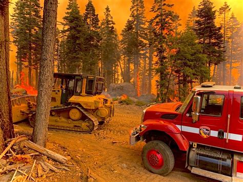 Dixie Fire burns nearly 60,000 acres, remains 15% contained