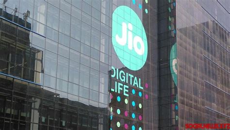 RJio pips Airtel to be India's 2nd largest mobile operator - Social News XYZ