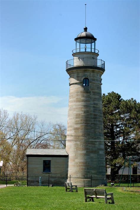 Erie Land Lighthouse on Lake Erie, Pennsylvania | Presque isle state ...