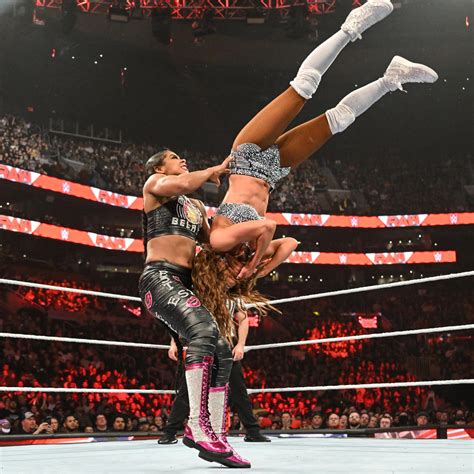 Bianca Belair vs Carmella || Raw: March 6, 2023 - WWE Photo (44831718 ...