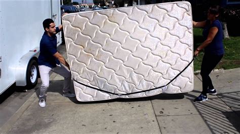 Mattress Mover - how to use (http://forearm-forklift.com/MattressMover.html) - YouTube