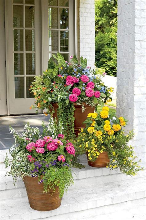 10+ Cozy Flower Planter Ideas For Front Porch 2 | Container garden ...