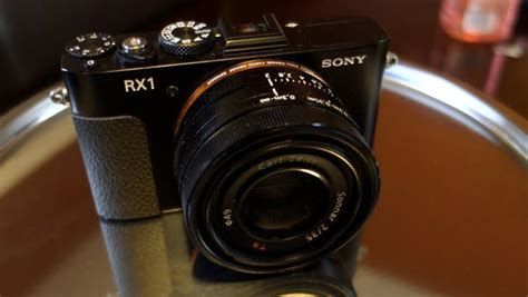 Sony’s RX1 Camera: Compact, Full-Framed and Expensive, Too - The New York Times