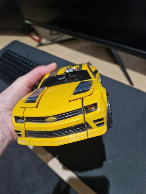 Old 2010 bumblebee toy car : r/transformers