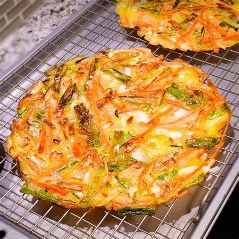 Korean Vegetable Pancake - Lookcatchu