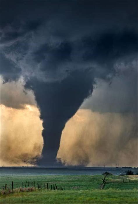 17 Best images about scary tornadoes on Pinterest | Tornado pictures, Tornado damage and Touch down