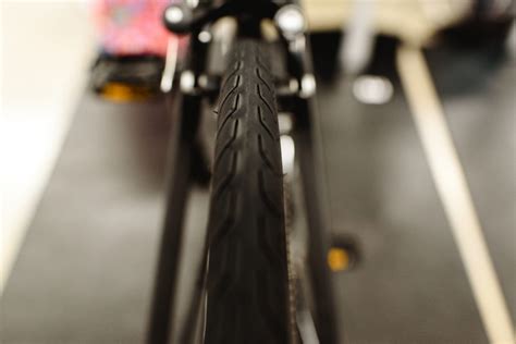 Finding the Perfect Fit: Sizing Your Flat Bar Road Bike | POPTOPIC