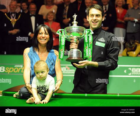 Ronnie O'Sullivan celebrates with partner Jo and son Ronnie after ...