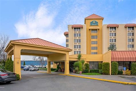 La Quinta Inn & Suites Tacoma - Seattle- Tourist Class Tacoma, WA Hotels- Business Travel Hotels ...