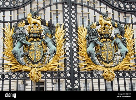 The Windsor Family crest and coat of arms on the gates to the Stock Photo: 89184475 - Alamy