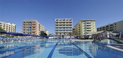 Bibione Hotel Lido 4 Sterne | Pool und Strand