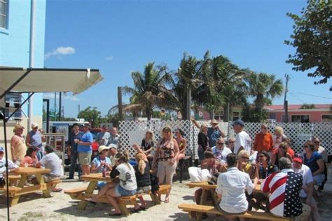 Beach Bars: Nightlife in Fort Myers