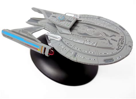 REVIEW: Eaglemoss' U.S.S. Titan Starship Model • TrekCore.com