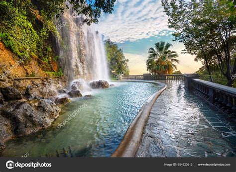 Scenic View Waterfall Castle Hill Nice Cote Azur France — Stock Photo © Bareta #194820512