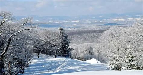 Laurel Mountain Ski Resort: Skiing in One of Pennsylvania's State Parks