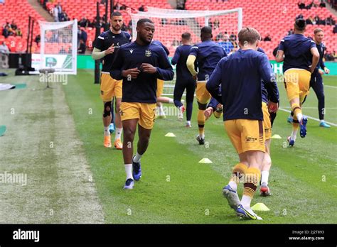 Sutton united players hi-res stock photography and images - Alamy