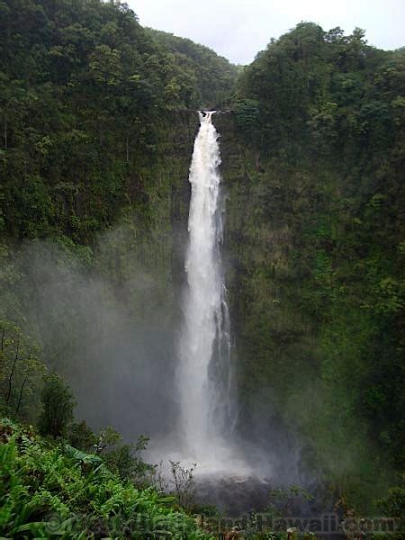 Hawaii Waterfalls - Explore a Big Island waterfall