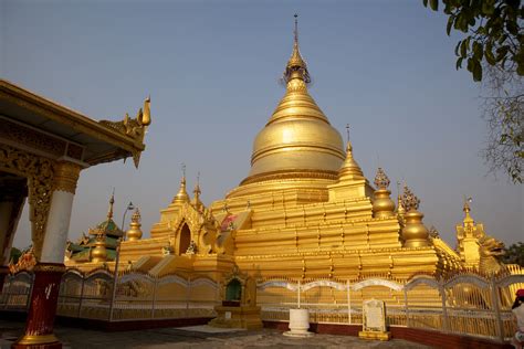 Kuthodaw Pagoda