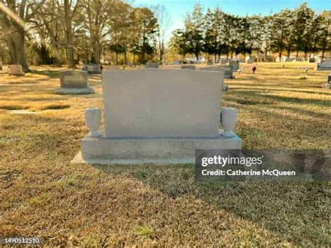 Queen Of Peace Cemetery Photos and Premium High Res Pictures - Getty Images