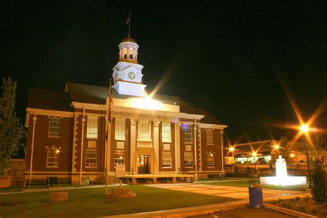 Cannon County Courthouse at Night (2011) - Woodbury, TN | Flickr