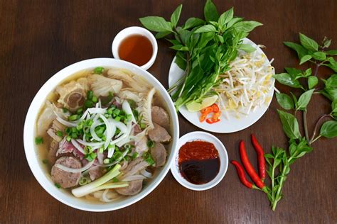 Bụng đói rồi, thử ngay tô Phở Nha Trang nóng hổi, ngon lành đây