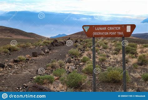 Lunar Carter Observation Point Trail Editorial Image - Image of blue, area: 200541195