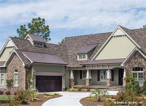 #roofingrepair | Metal roof houses, Craftsman house, Ranch house plans