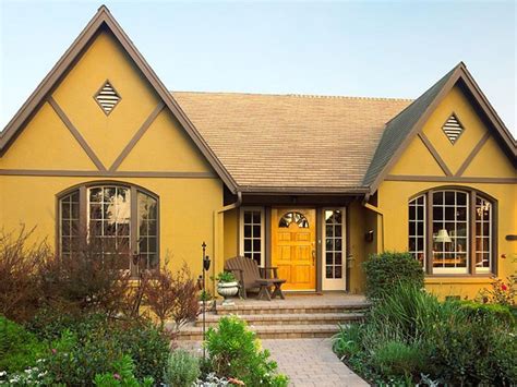 butter yellow yellow house exterior - Google Search in 2021 | Yellow house exterior, Exterior ...