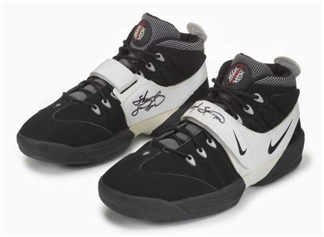 20 Years Of Nike Basketball Design: Air Swoopes (1996) - SneakerNews.com