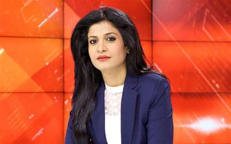 Top 10 Female News Anchors in India | hottest news anchor in india