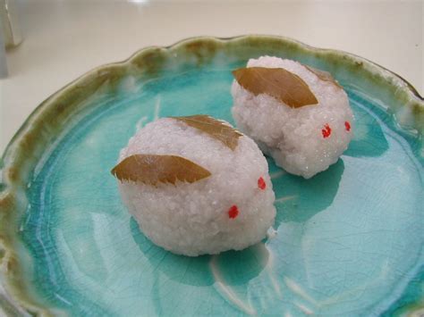 rabit rice cake | Rabbit Cherry rice cake | Keiki Ichikawa | Flickr