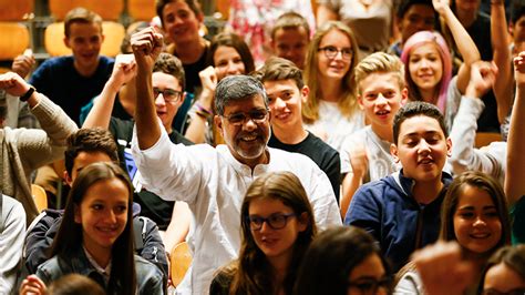 Kailash Satyarthi With Kids – Bachpan Bachao Andolan