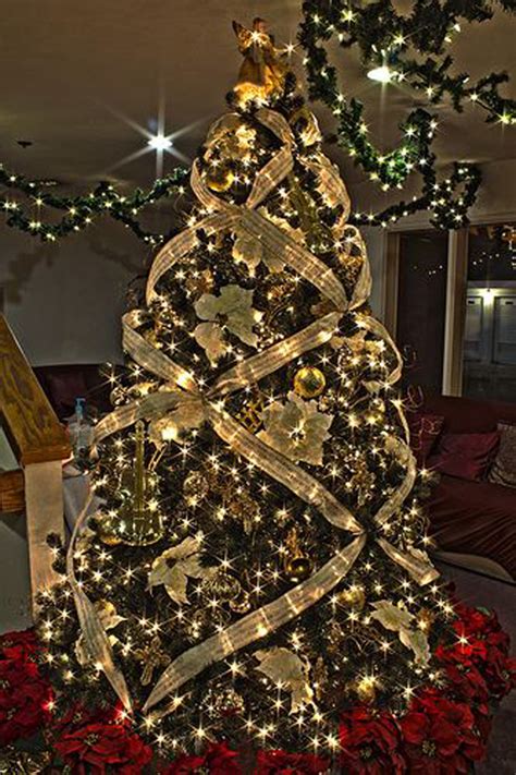 22 Wonderful Christmas Tree Ideas | HomeMydesign