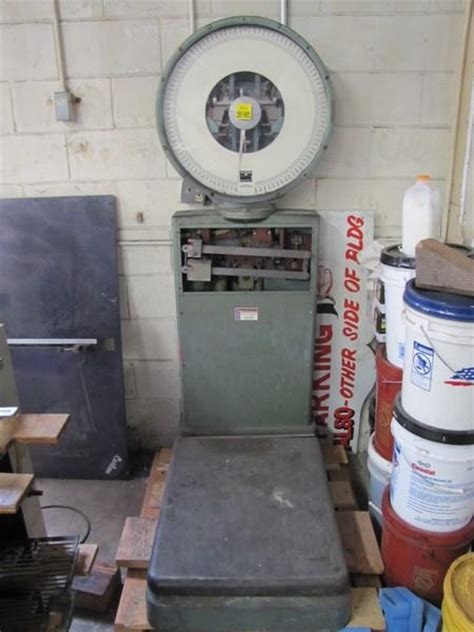 Lot #43: Toledo 2181 Large Commercial Scale 1600 Lb Capacity (Works ...